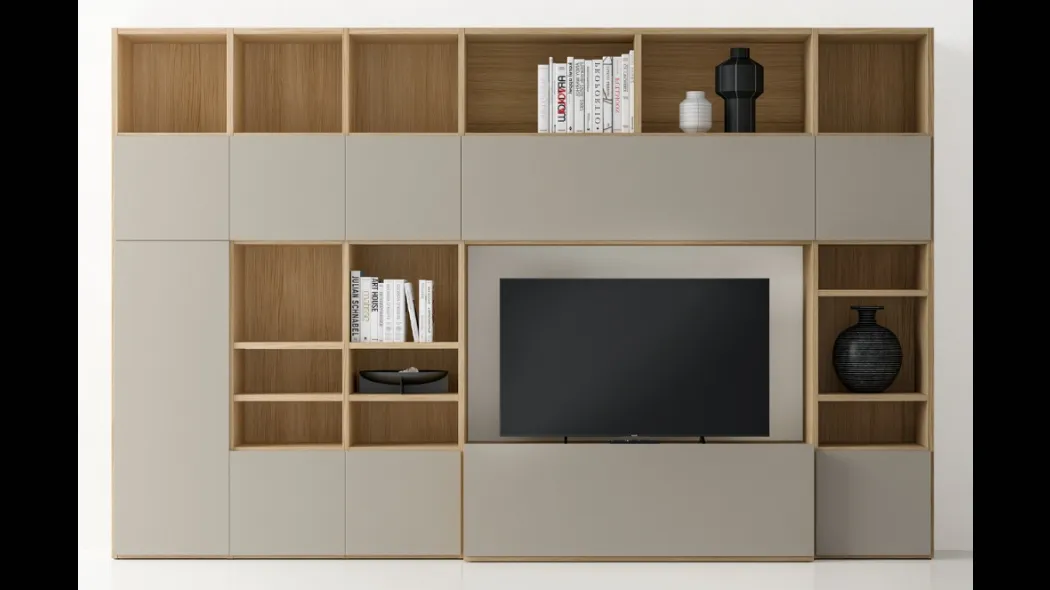 Libreria in laccato opaco e finitura Matwood Honey con vano porta TV Composizione PTG319 di SantaLucia