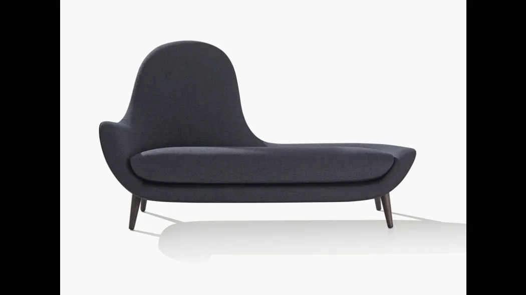 Poltrona Mad Chaise Longue in tessuto e pelle sul retro con gambe in olmo nero di Poliform