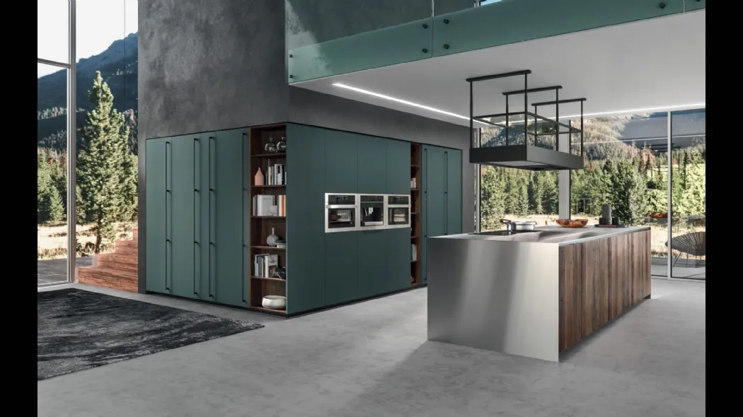 Cucina Moderna con isola Time 07 in legno Old Rovere Ascia e acciaio con colonne Fenix Verde Comodoro di Gentili Cucine